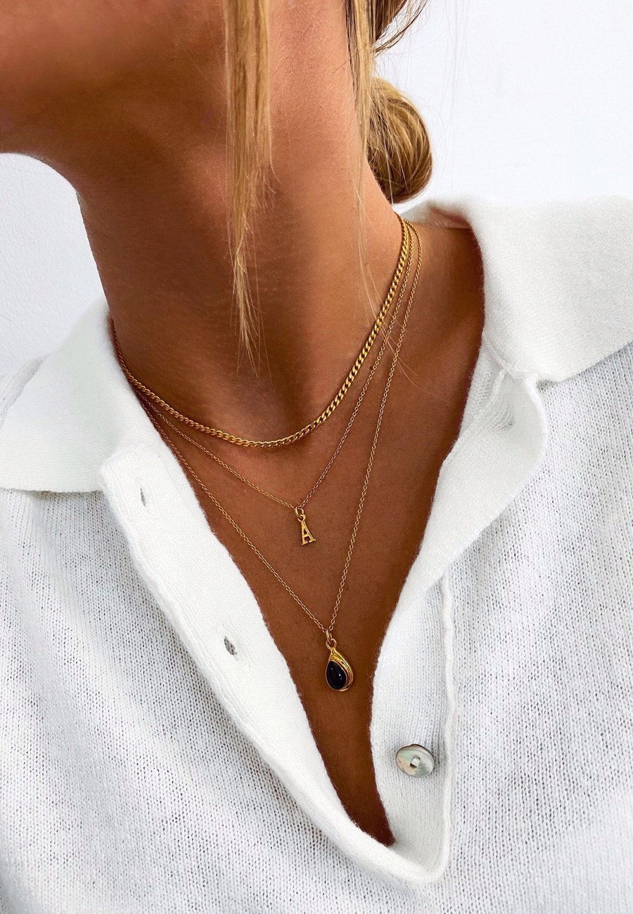 COLLAR LAKSHMI BAÑADO EN ORO