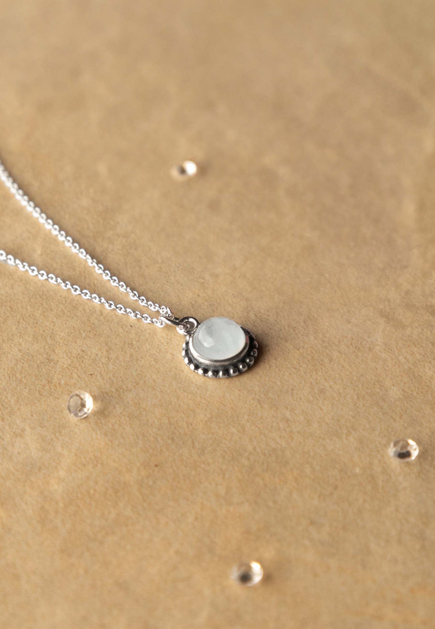 COLLIER SAVATI PIERRE DE LUNE