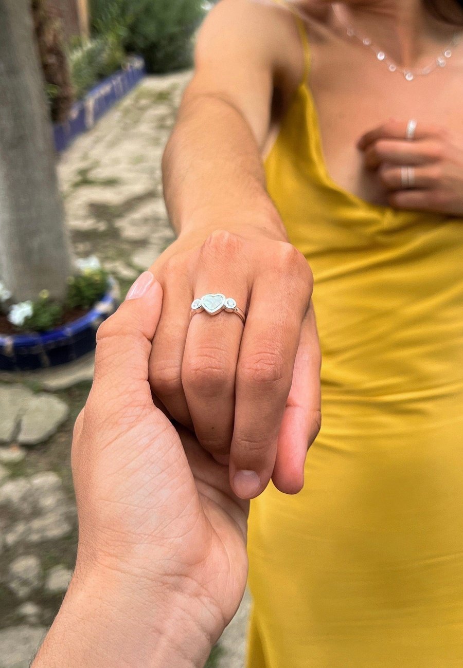 Anillo nácar y circonita