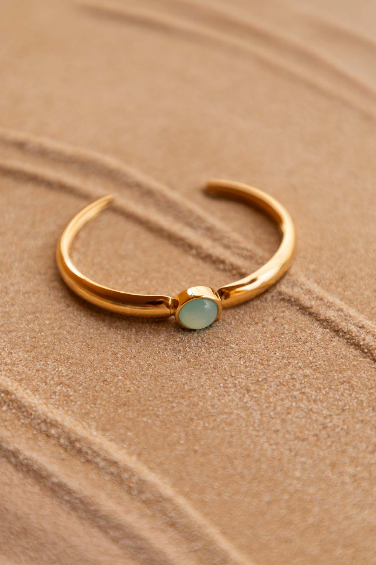 Brazalete Jaroka Oro Foto Bodegon