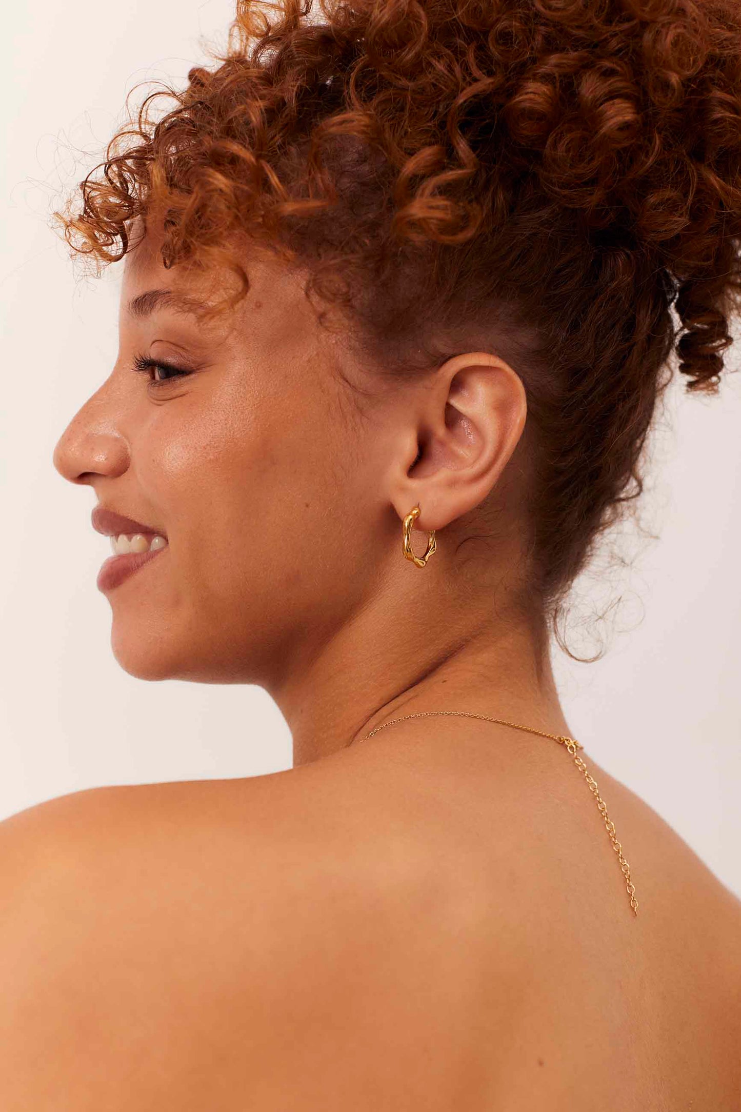 PENDIENTES GUNA (14MM) BAÑADOS EN ORO