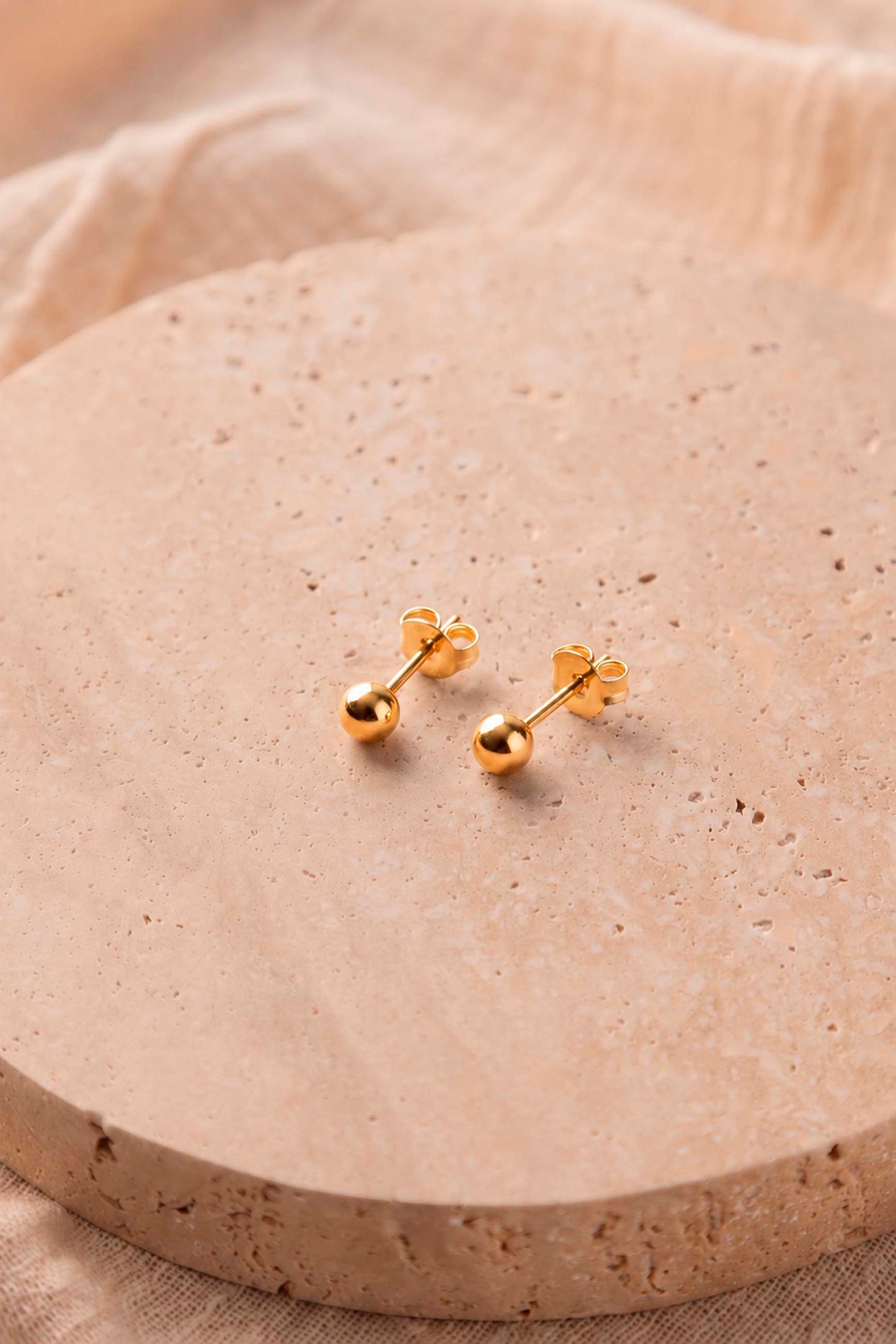 EKAJATI GOLD (3MM) OHRRINGE