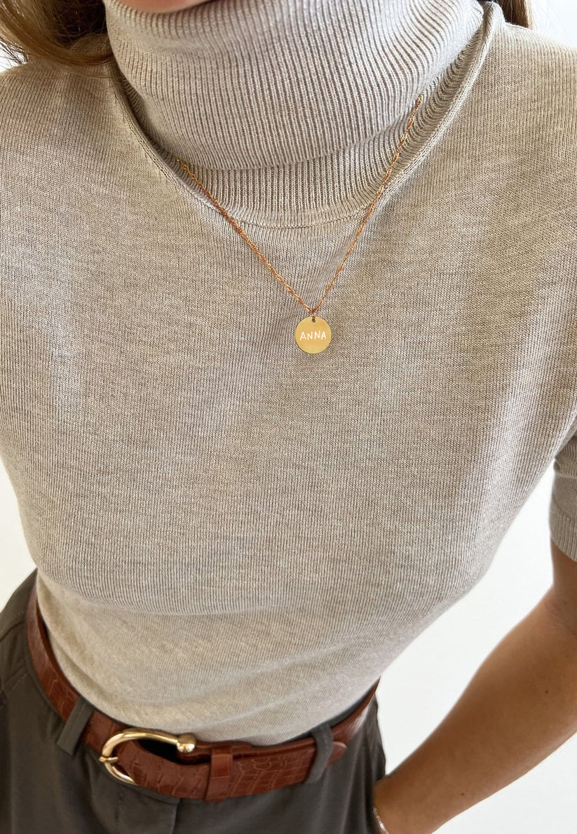 Collar rígido en oro grabado con estilo básico Chandrakanta