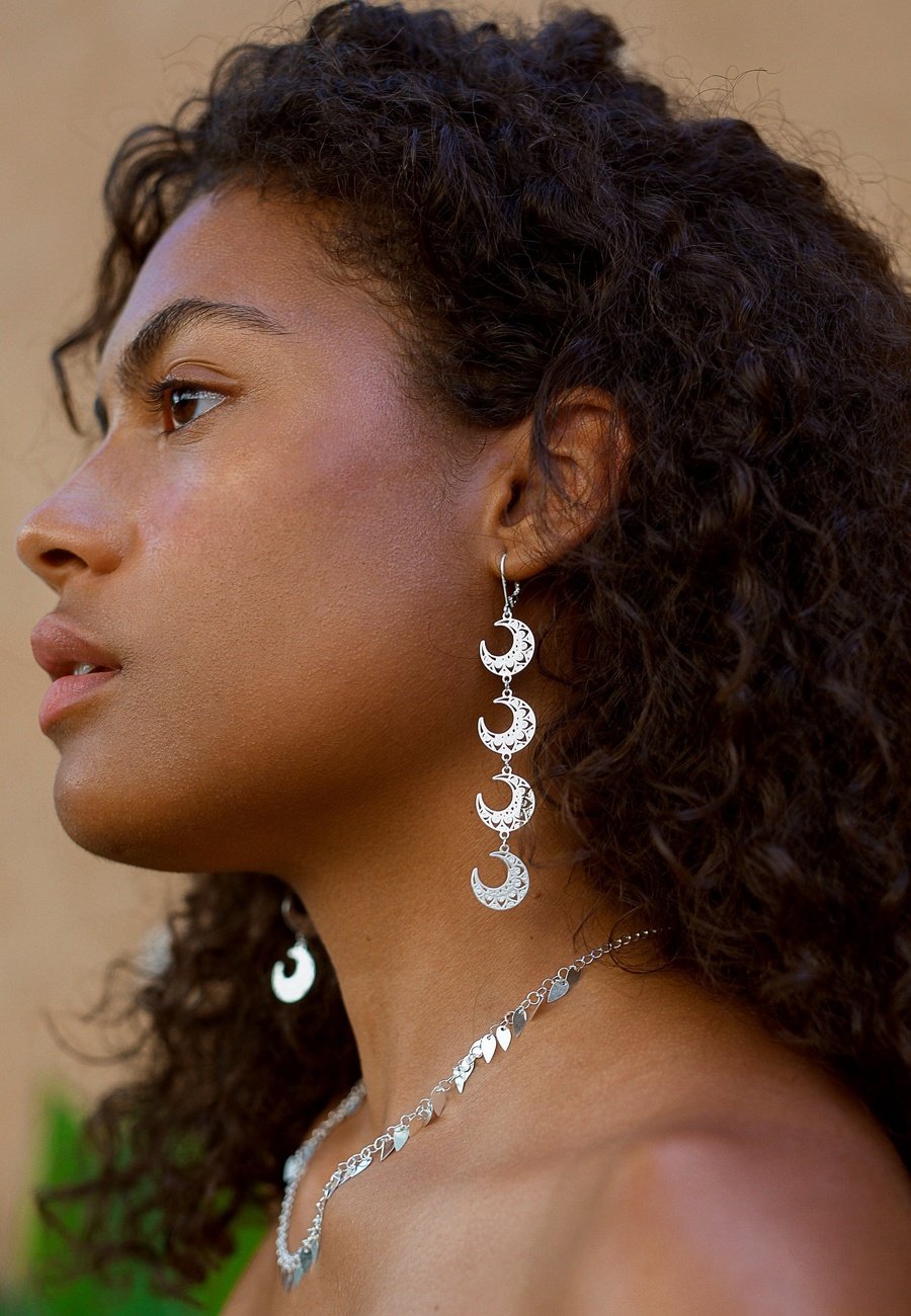 pendientes largos luna