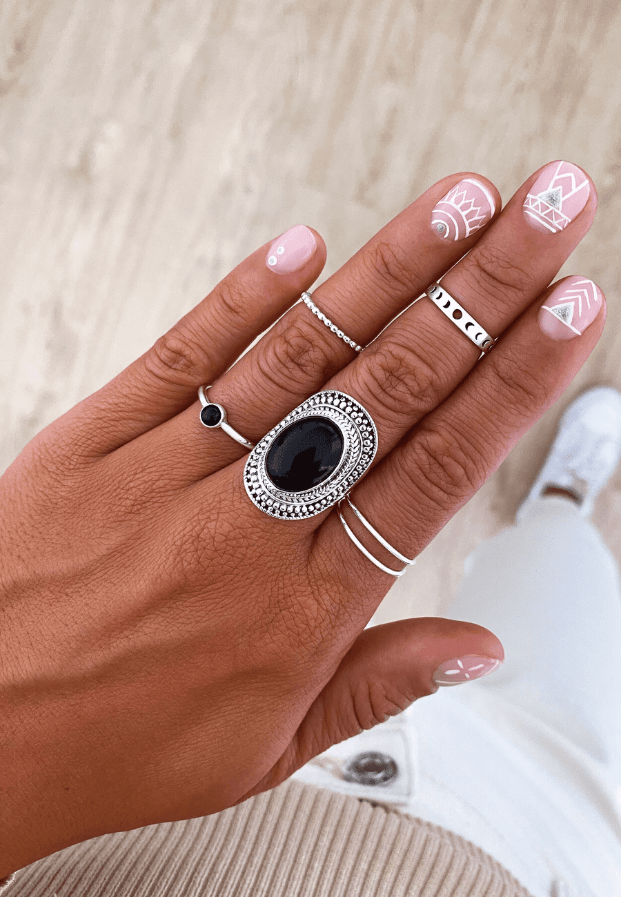 MALINI ONYX RING