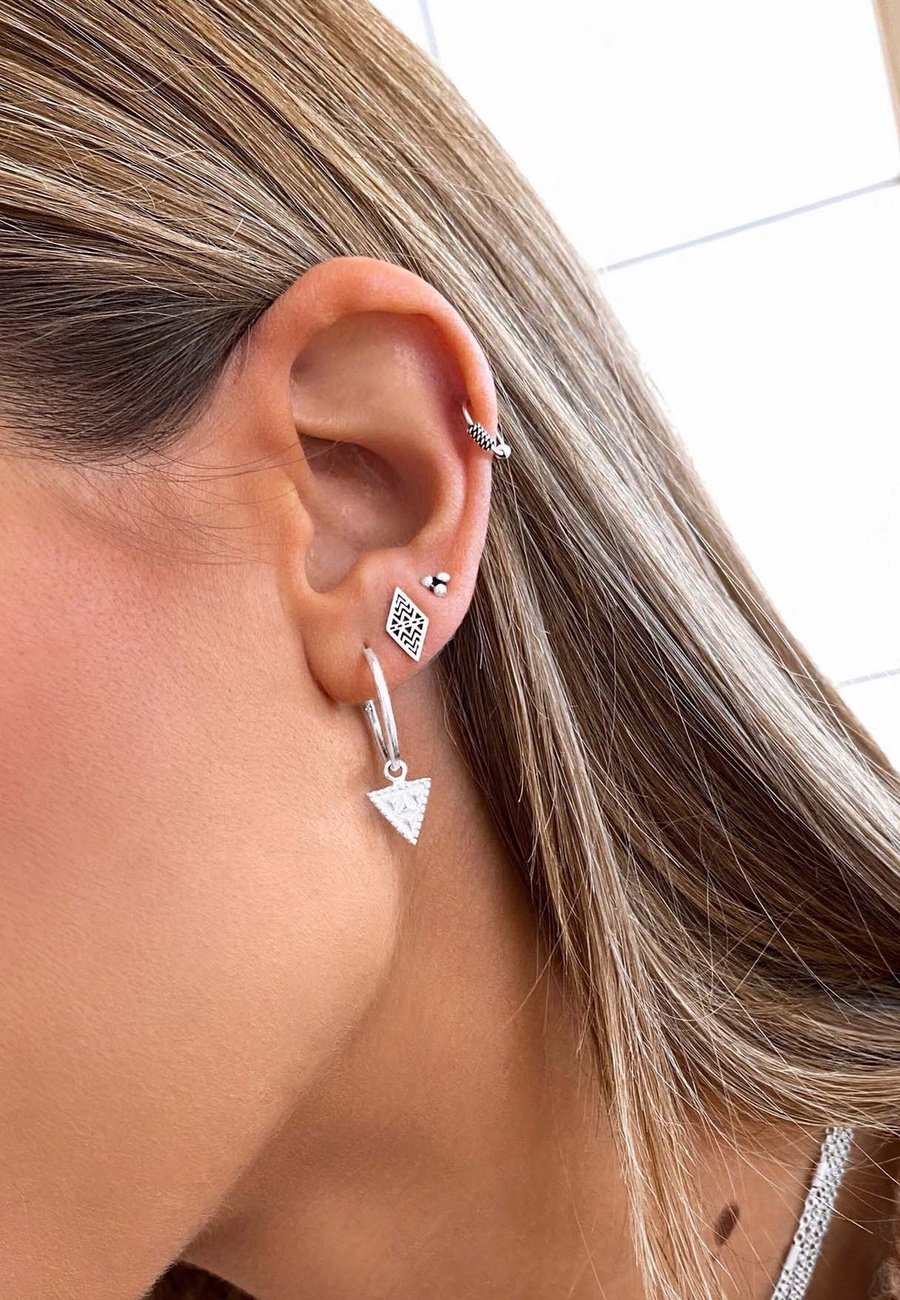 ORECCHINI BHAKATI (16MM)