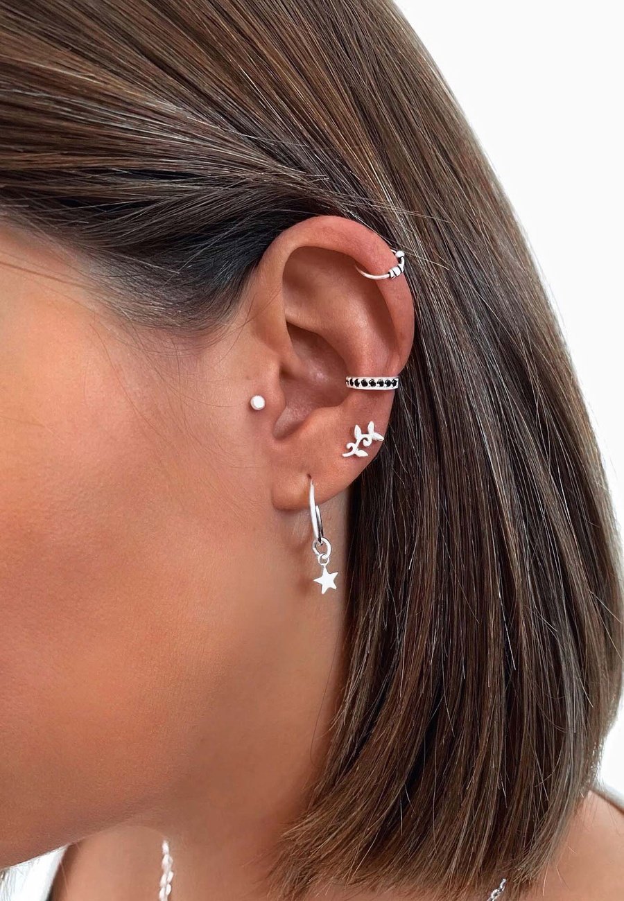 Piercing con bola Sandip