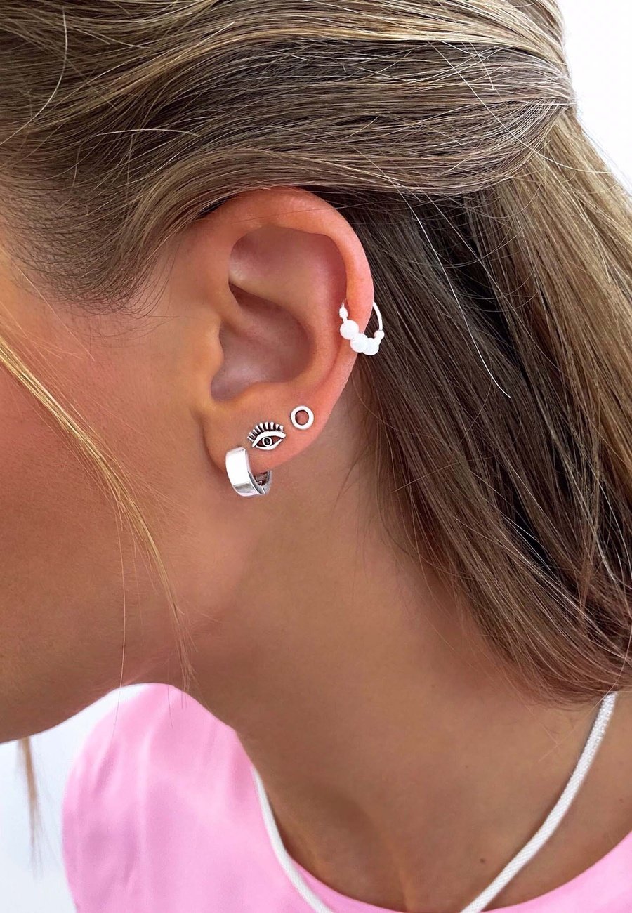 Piercings 10mm con tres bolas piedra luna Dayaram