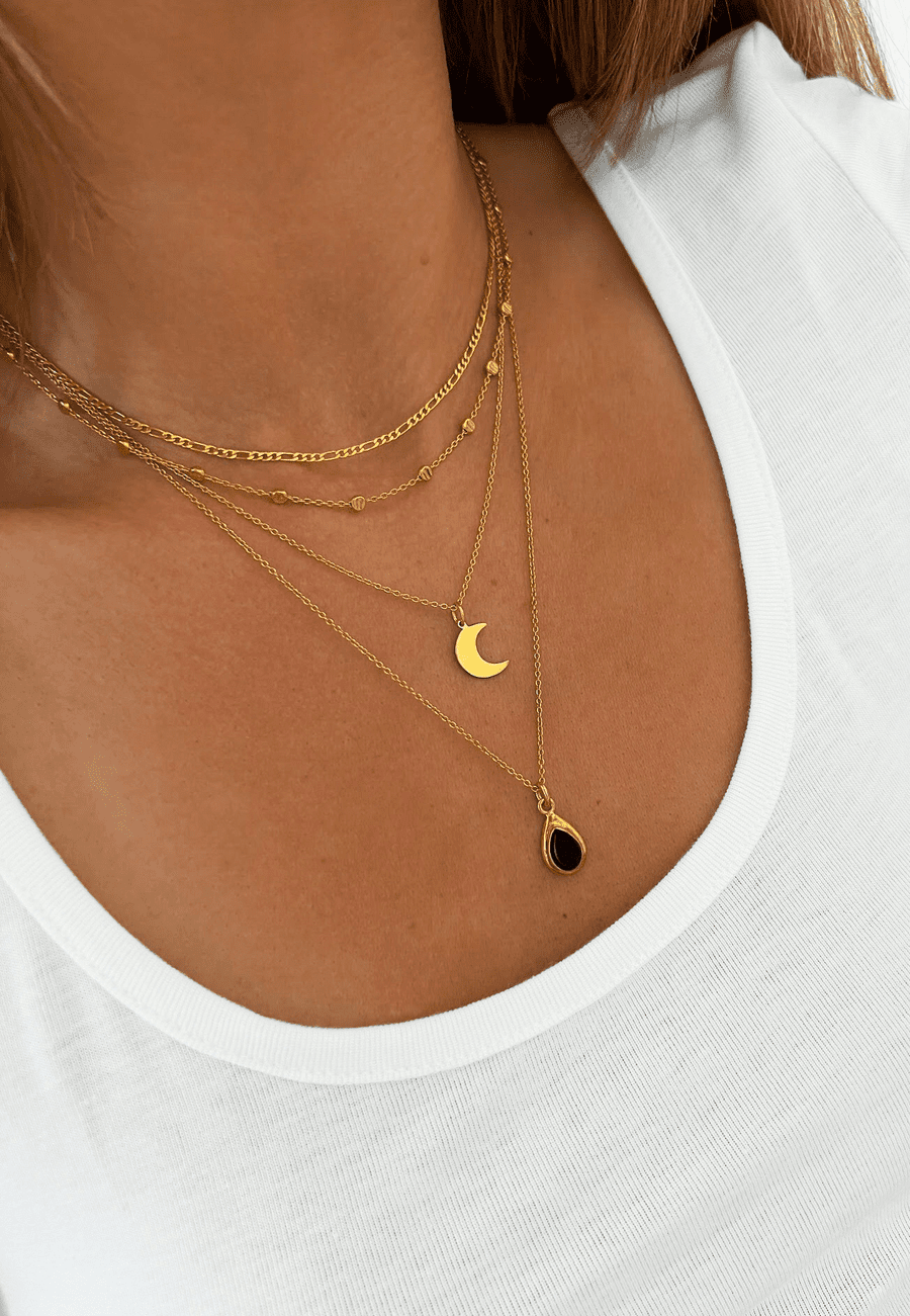 COLLAR LUN BAÑADO EN ORO