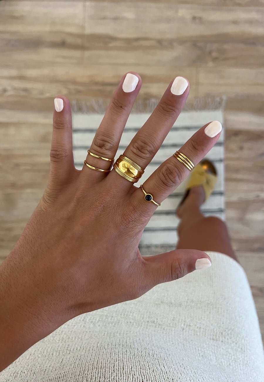 Anillo Channa Oro con Piedra Onix