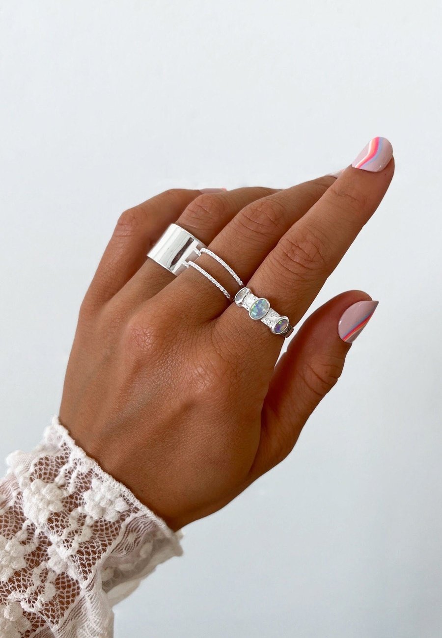 Anillo POOJA de Plata con Circonitas