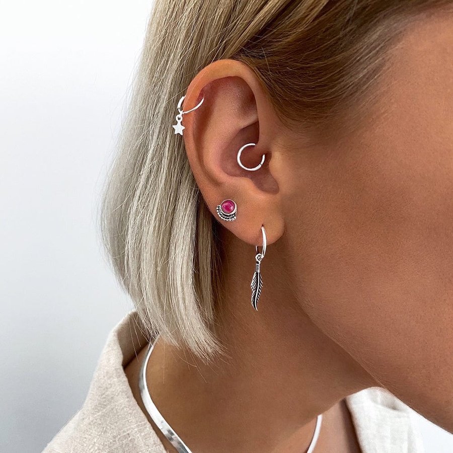 Piercings Harendra los pendientes VARALI (12MM), RAGA y el piercing SITARA (10MM)