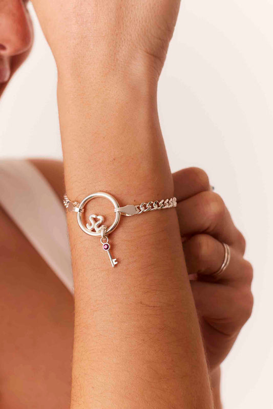 PULSERA VERA CIERRE LOGO