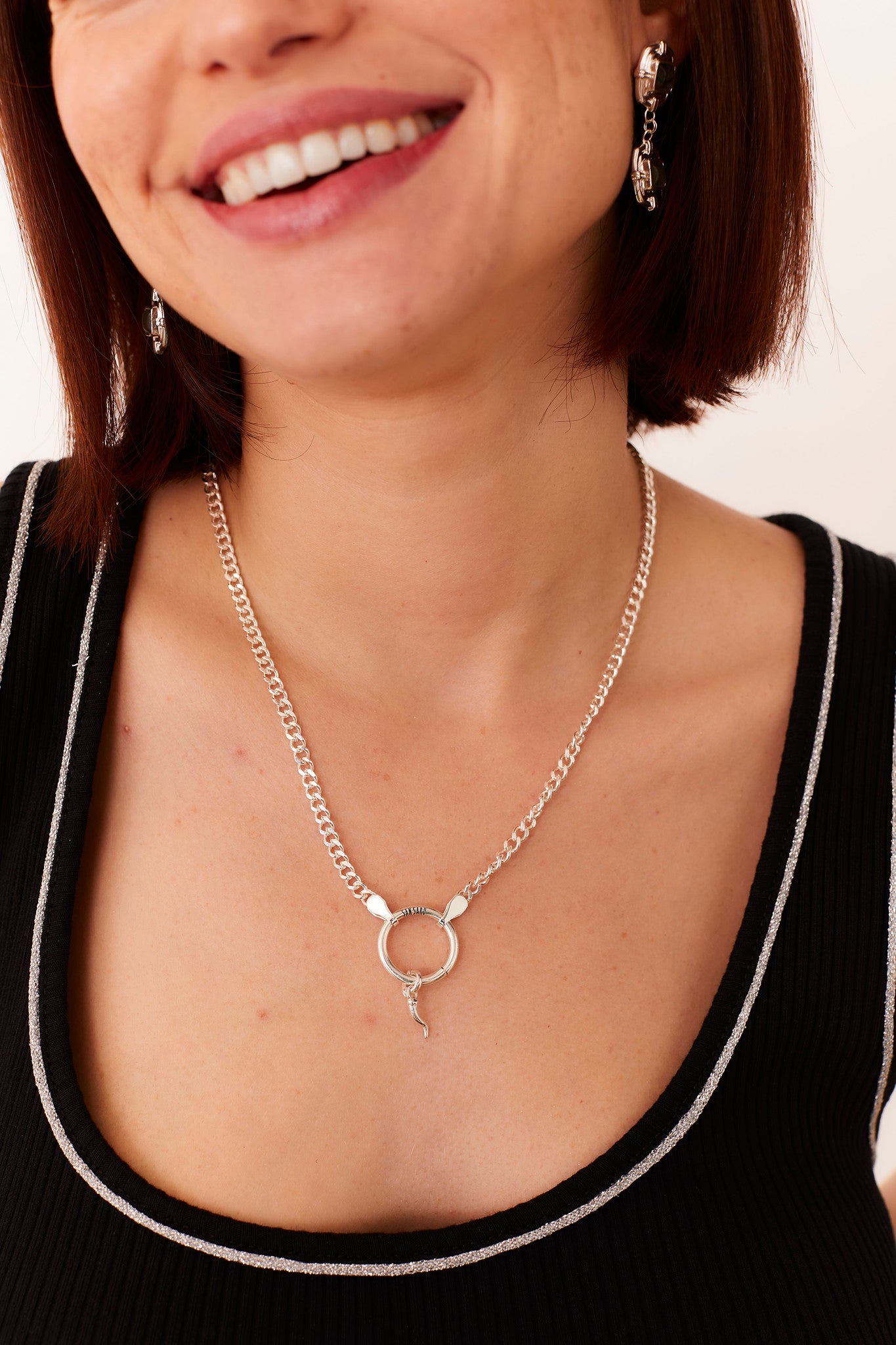 VERA NECKLACE SIMPLE CLOSURE