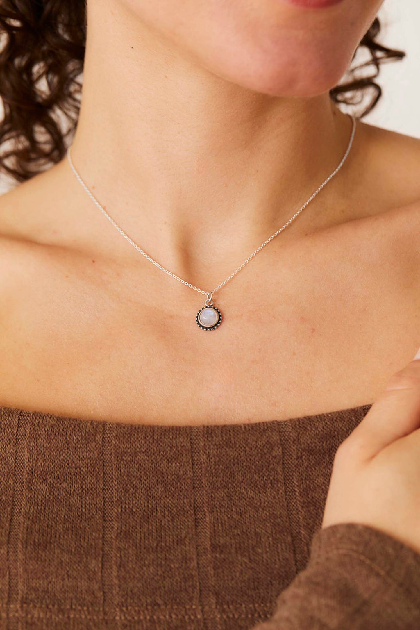 COLLIER SAVATI PIERRE DE LUNE