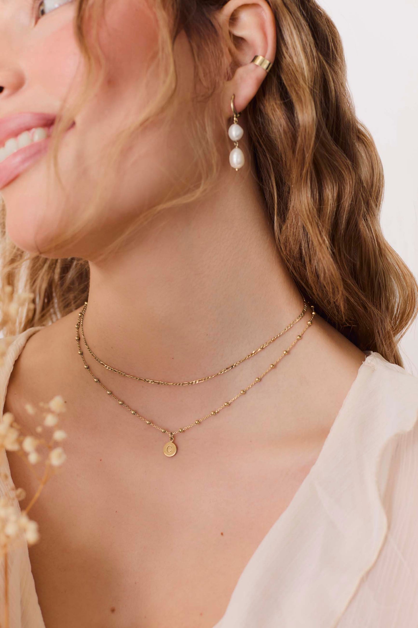 COLLANA ANUK LETTERA PIASTRA PLACCATA IN ORO