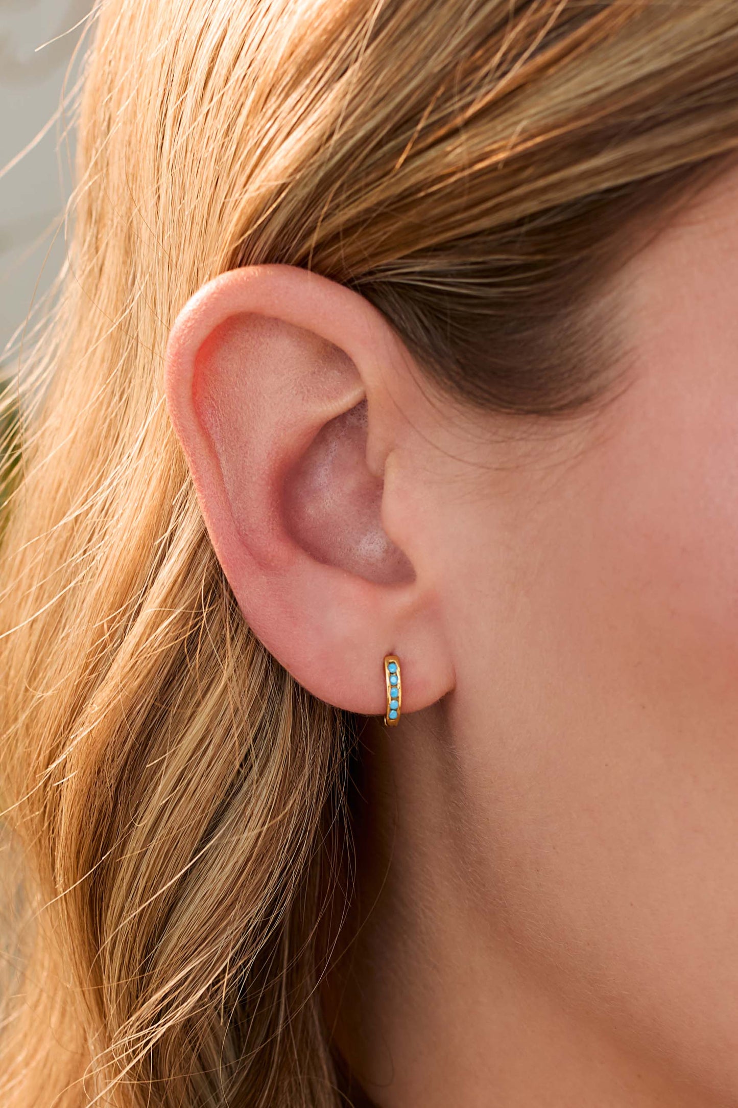 PENDIENTES ISHANI (10MM) BAÑADOS EN ORO