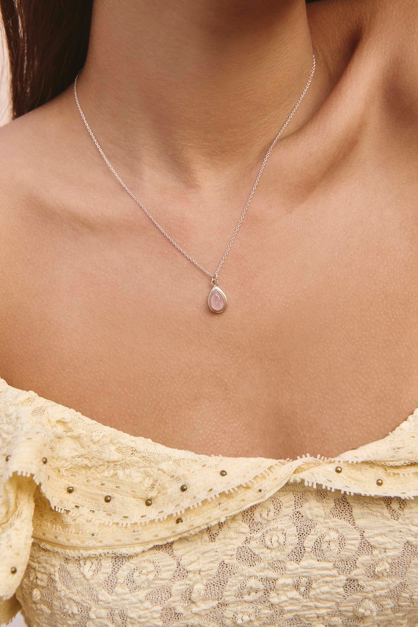 RAKA ROSENQUARZ HALSKETTE