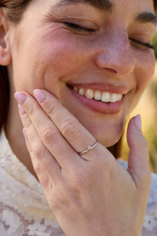 BAGUE CASSIOPEIA OR BLANC 9k