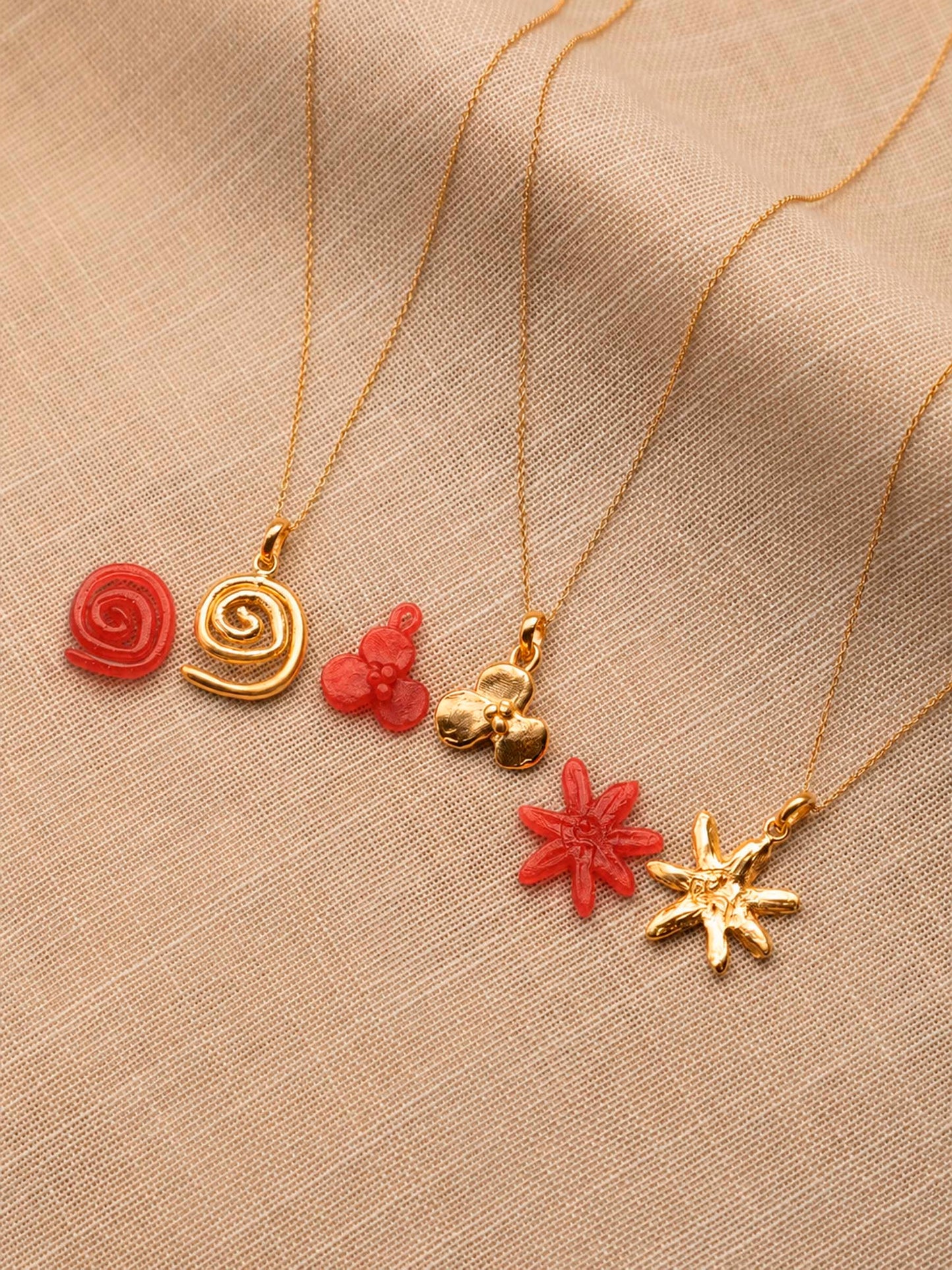 COLLAR ANOKI BAÑADO EN ORO