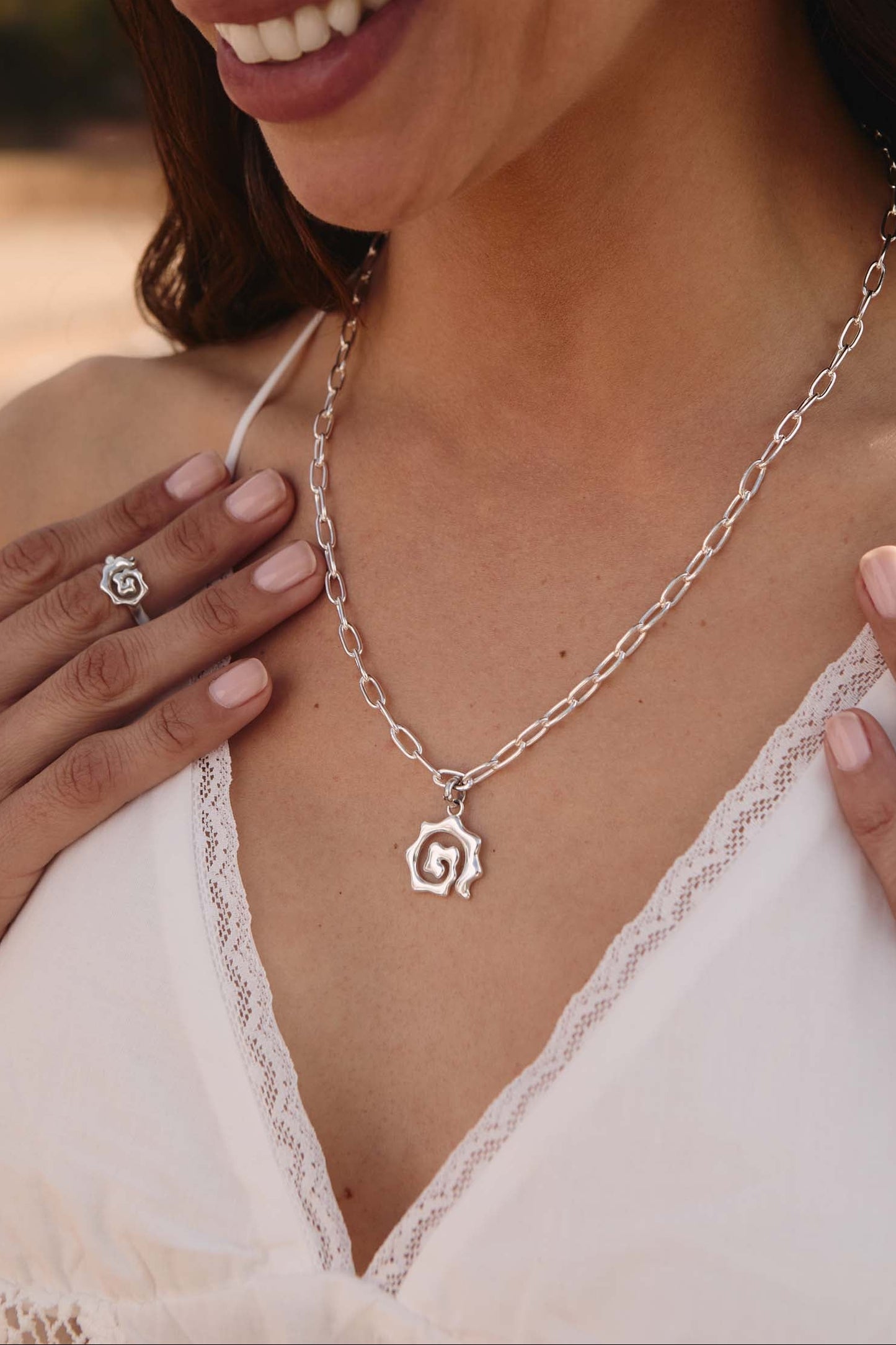 MOLASK CHARM