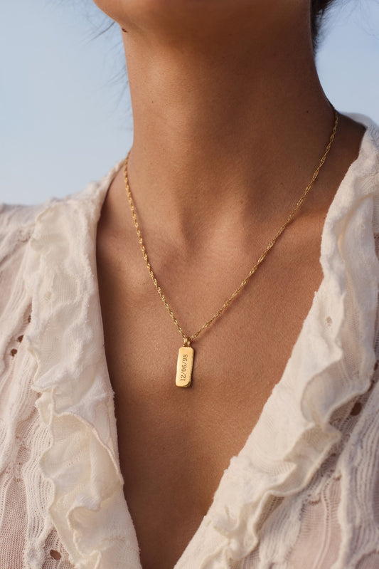 COLLAR CHAPA IRREGULAR PERSONALIZADO BAÑADO EN ORO