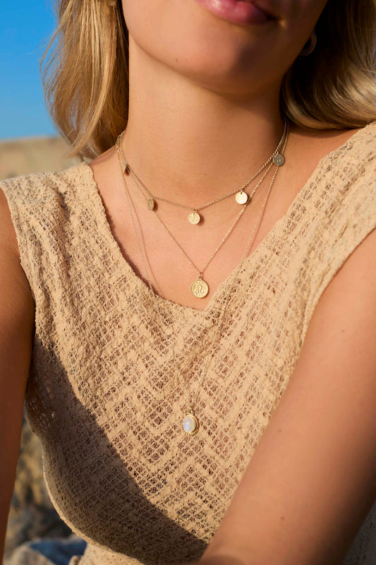 COLLAR MUDRA BAÑADO EN ORO