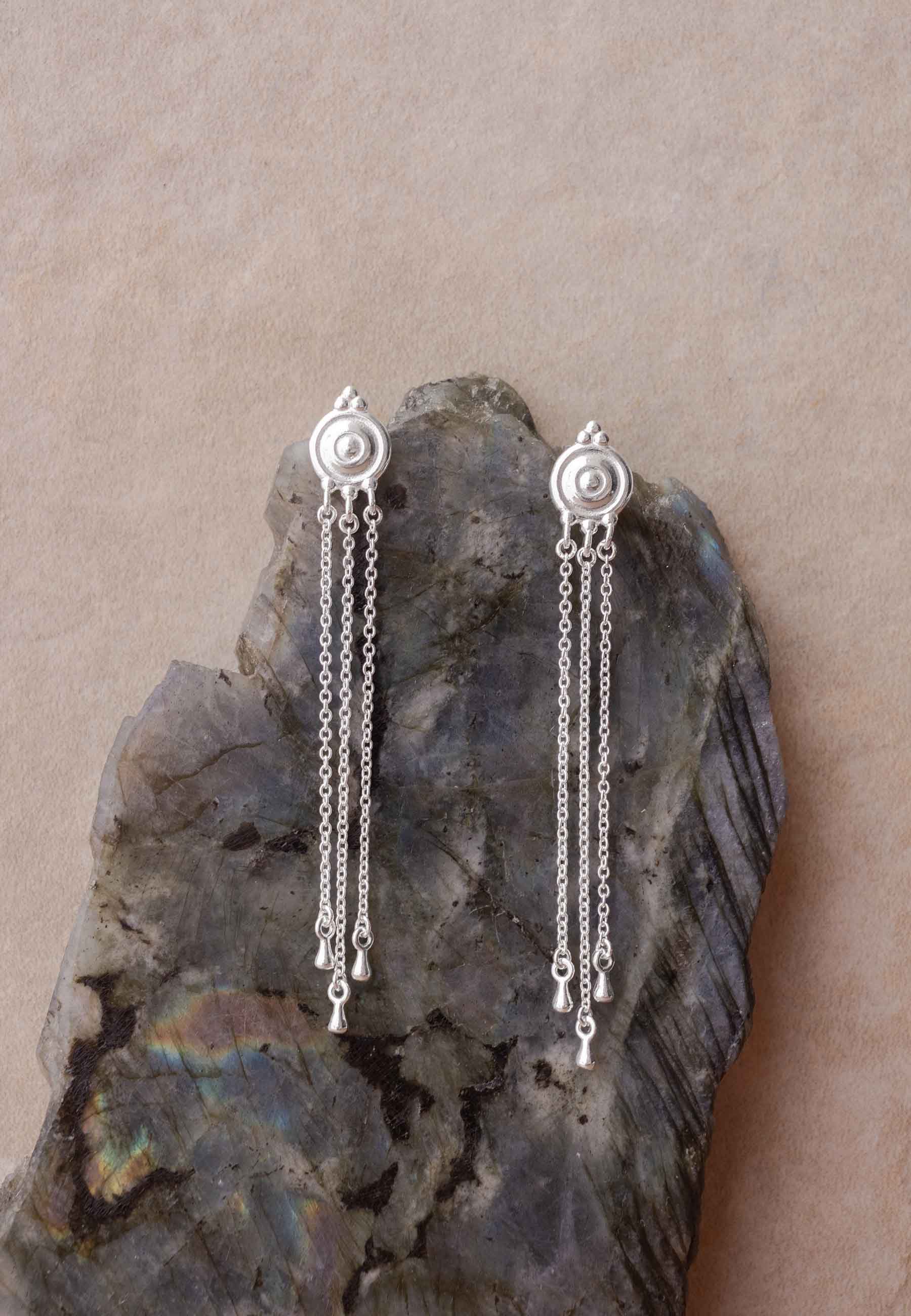Orecchini rettangolari in argento sterling con madreperla: accenti di cristallo Swarovski - Italia Orecchini rettangolari in argento sterling con madreperla: accenti di cristallo Swarovski - Italia