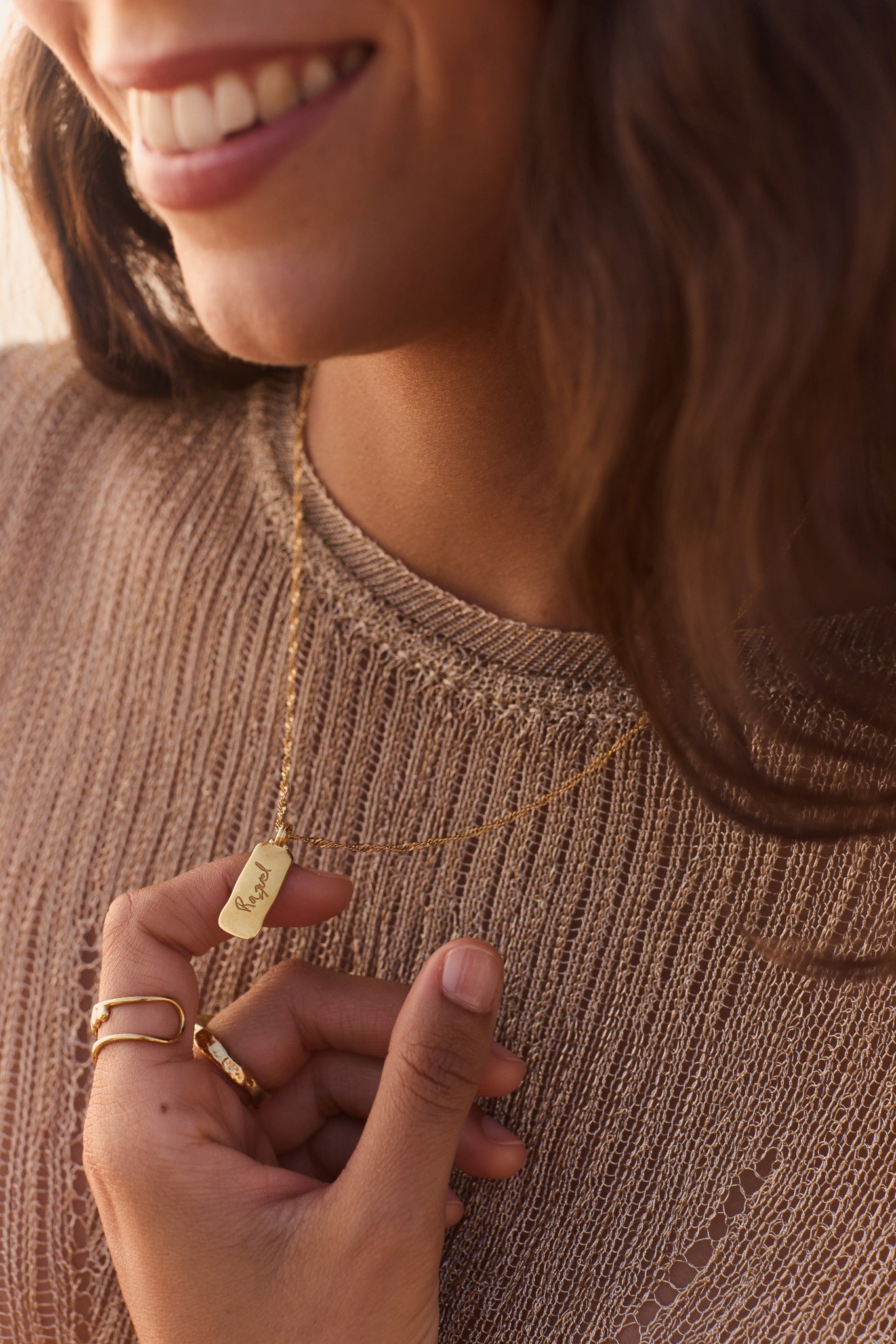 COLLANA CON TARGHETTA IRREGOLARE PERSONALIZZATA CON LA TUA INIZIALE PLACCATA IN ORO