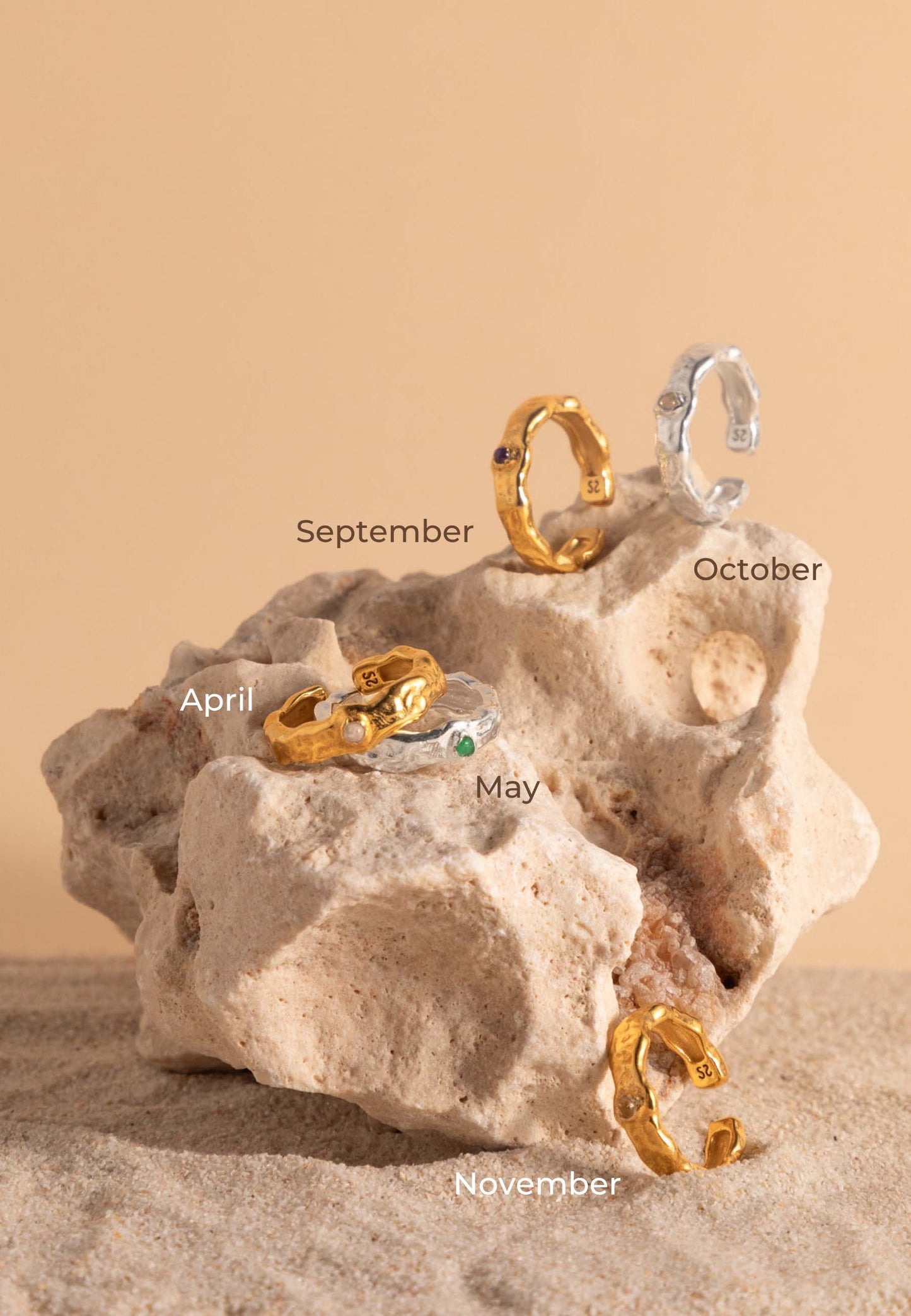 ANILLO PIEDRAS DE NACIMIENTO BAÑADO EN ORO