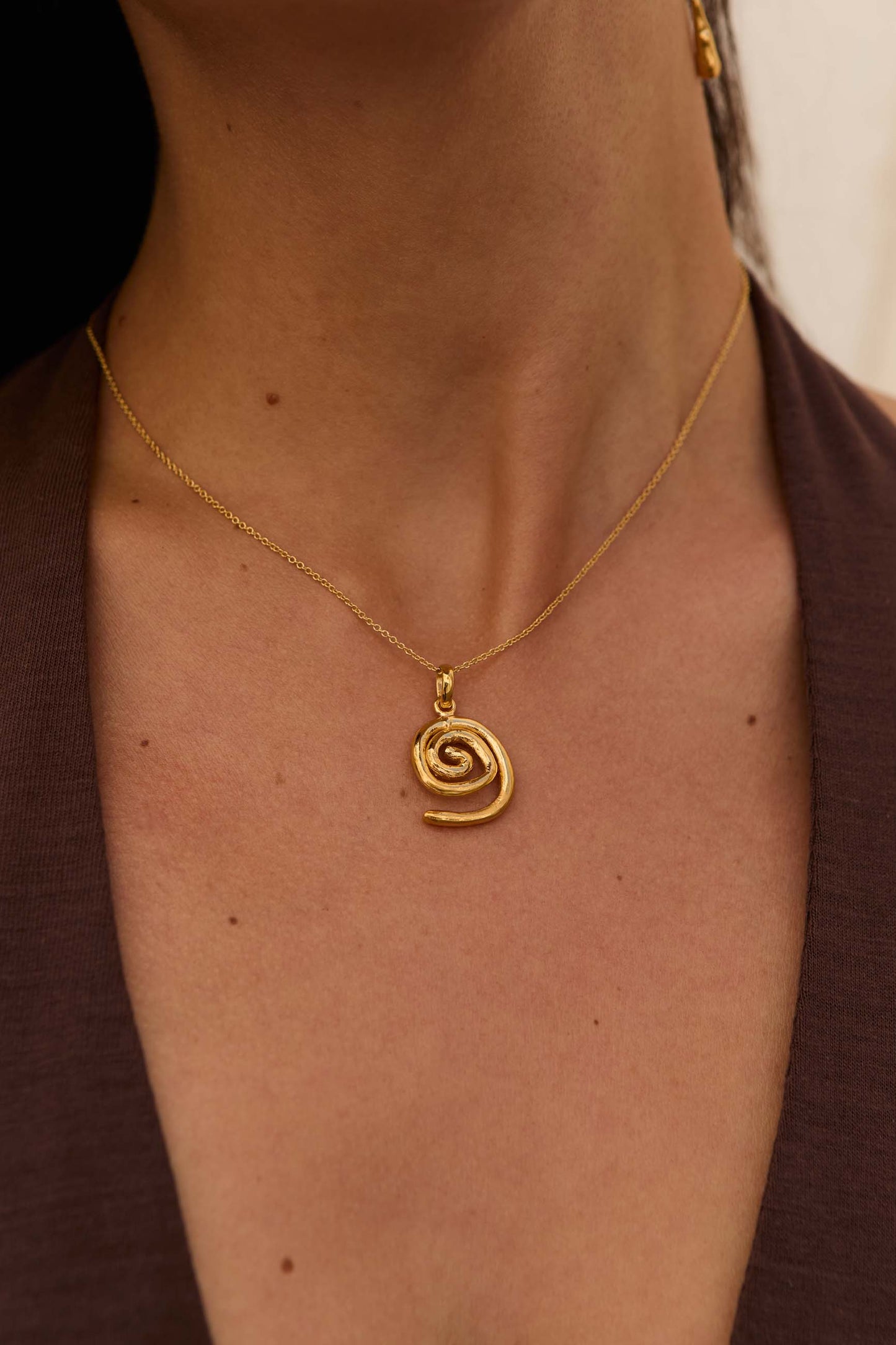 COLLAR ANOKI BAÑADO EN ORO