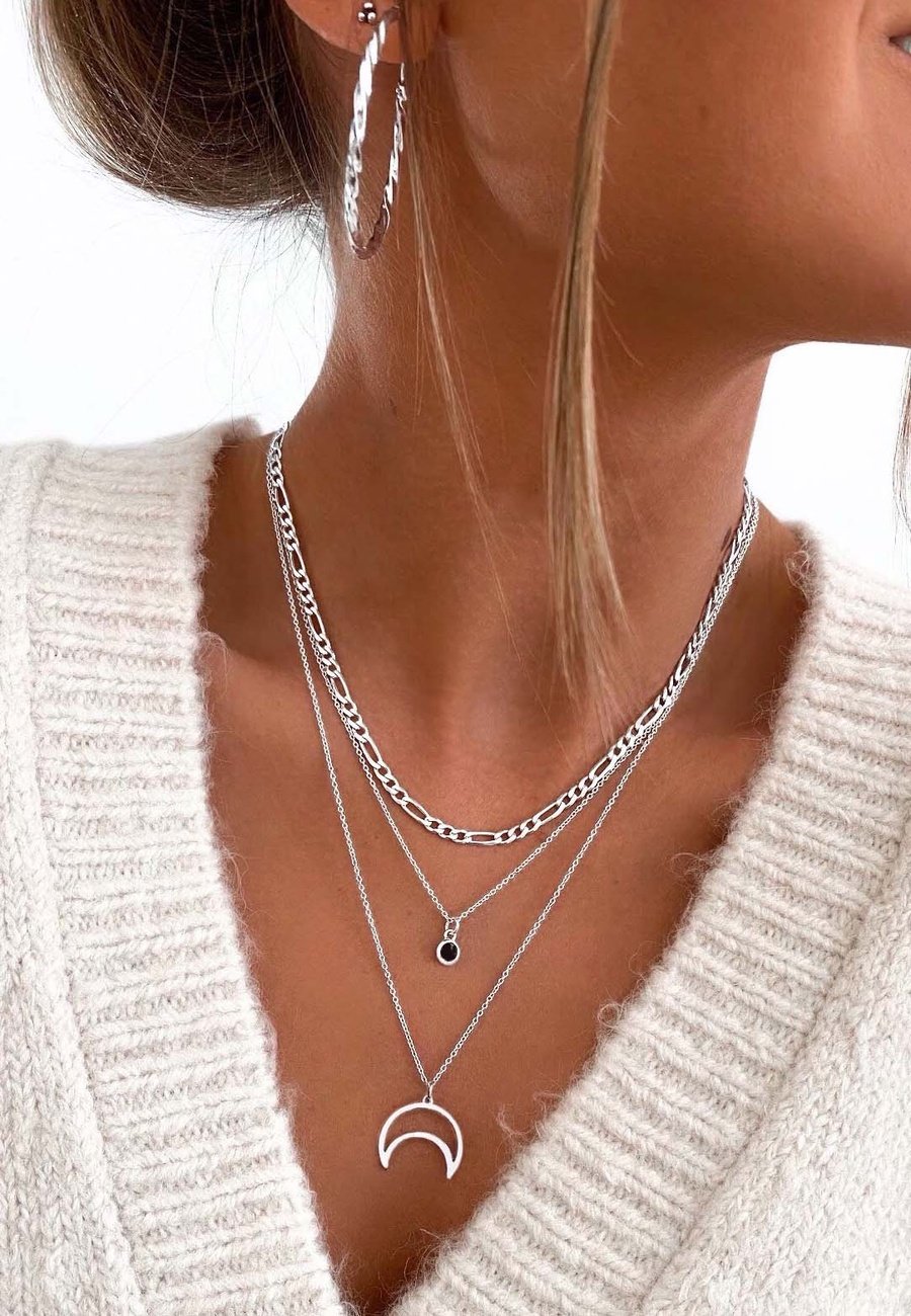 Very 2025 simple necklace