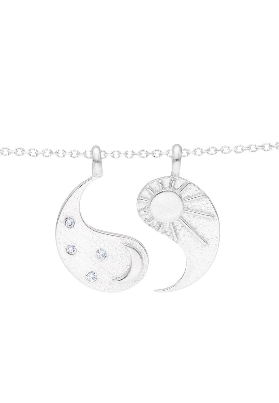 Collar de plata con doble colgante del yin yang