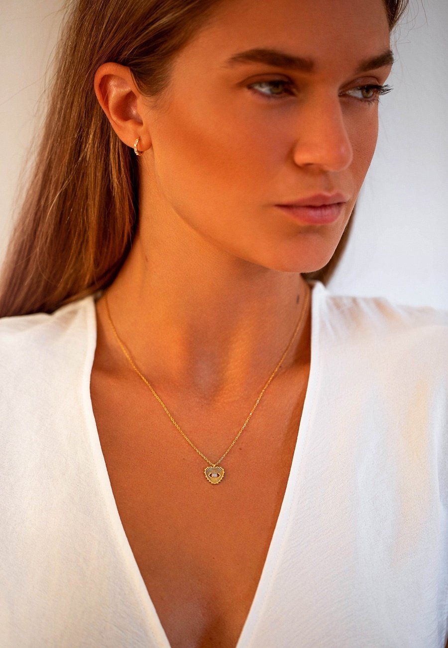 Collar Oro 9K en Forma de Corazón con Ópalo Natural